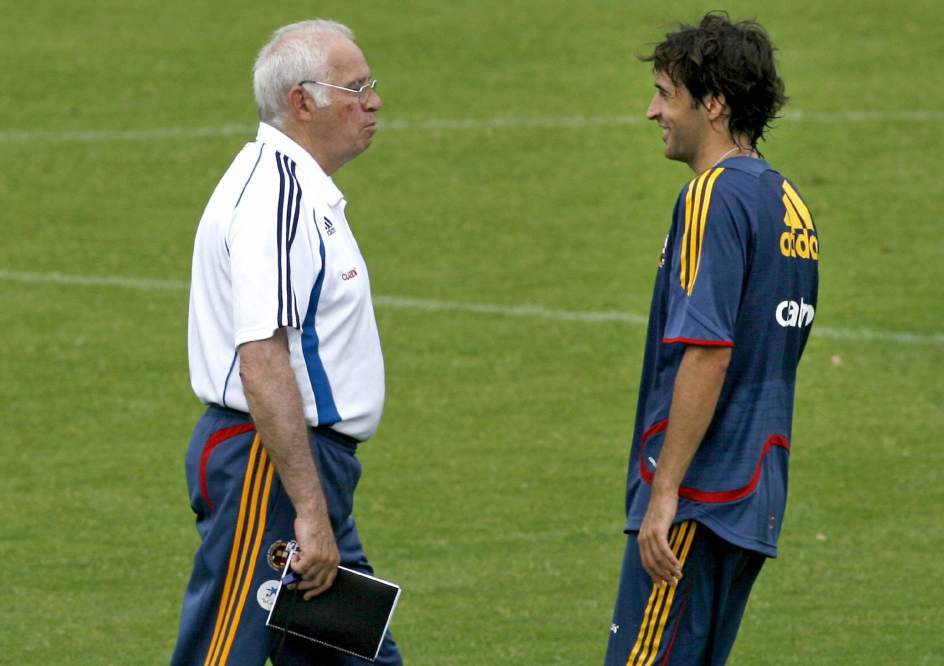 luis apartó a Raúl