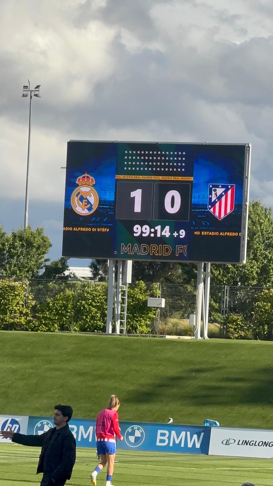 La crónica | El Real Madrid se lleva un derbi “descafeinado”